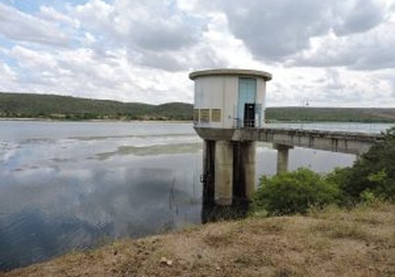 Abastecimento em cidades da Bacia Leiteira é retomado nesta segunda (21)