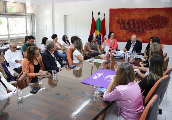 Ufal firma acordo inédito com PC e CDDM para criar Observatório da Igualdade de Gênero