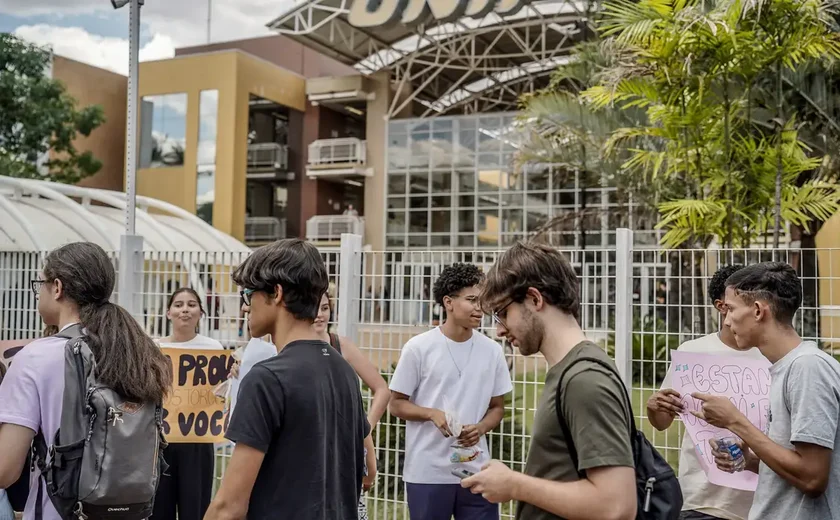 Governo Federal inicia repasse do 'Pé-de-Meia' para estudantes em março