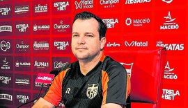 CRB pode perder técnico Daniel Paulista