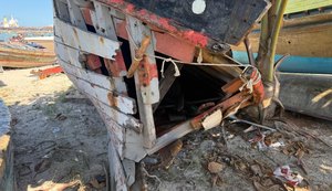 Embarcações e objetos abandonados serão retirados de Centro Pesqueiro do Jaraguá