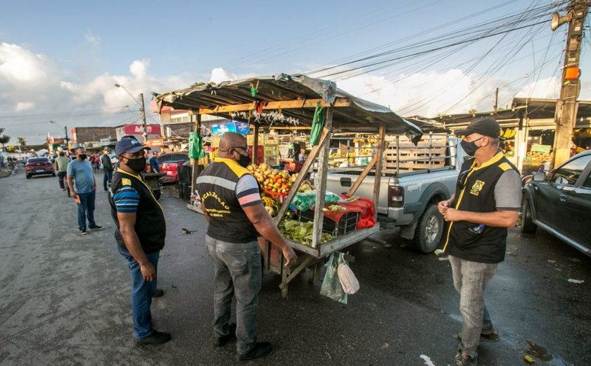 Prefeitura atende solicitação de comerciantes e fiscaliza Feirinha do Tabuleiro