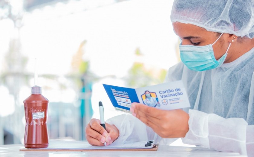 Secretaria de Saúde de Maceió orienta atualizar o calendário vacinal antes de viajar