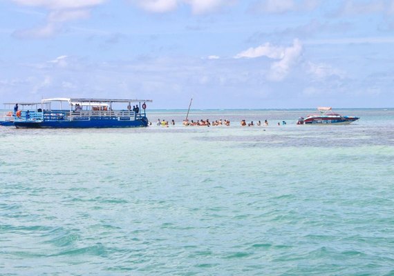 Relatório aponta as condições para banho em 65 trechos de praias da costa alagoana