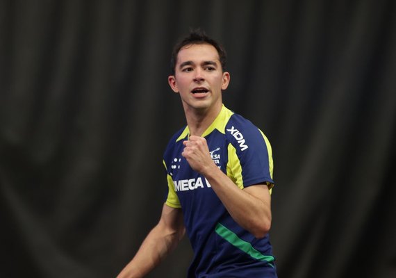 Hugo Calderano sobra na estreia e vai às oitavas do WTT Contender, em Doha