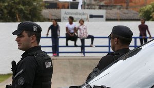 Policiais e bombeiros da ativa poderão atuar em escolas
