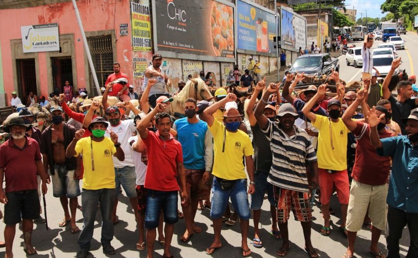 ''Projeto'' de retirada de carroças da rua motiva protesto de carroceiros em Maceió