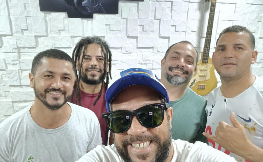 Banda Ilustres realiza homenagem ao Rei do Brega, Reginaldo Rossi, no Jaraguá