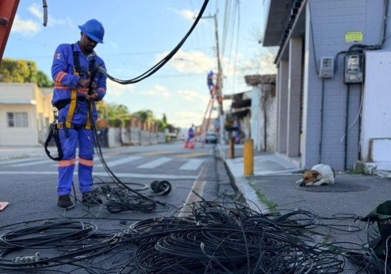 Projeto Poste Limpo é concluído e retira 8,5 toneladas de cabos inativos no Pontal da Barra