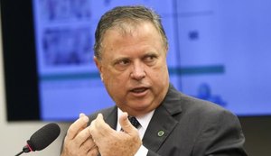 Ministro da Agricultura vai a Washington tentar retomar exportação de carne