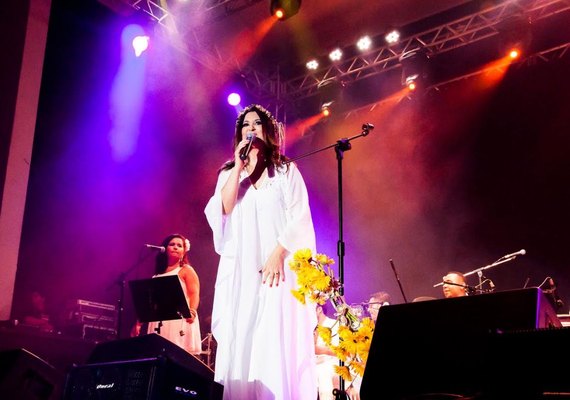 Wilma Araújo apresenta show em homenagem a Clara Nunes no Teatro Deodoro