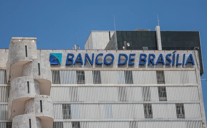 Justiça bloqueia ações do BRB ligadas ao Banco Master