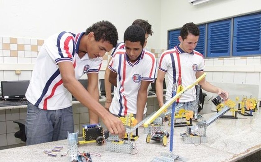 Mais 45 escolas da rede estadual de Alagoas receberão kits de robótica