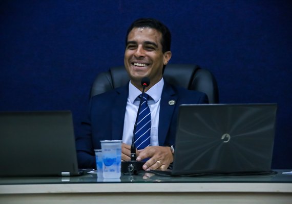 Câmara de Maceió antecipa pelo segundo ano pagamento do 13º aos servidores