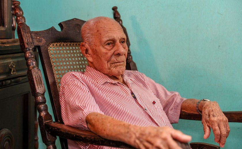 Policial militar mais antigo de Alagoas é homenageado aos 102 anos
