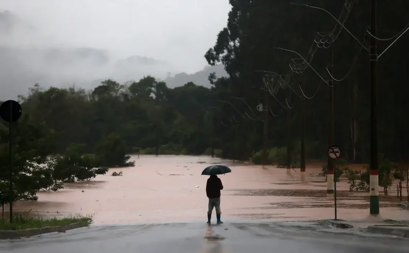 Ciclone extratropical favorece tempestade no Rio Grande do Sul