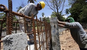Obra de duplicação interrompe parcialmente trânsito em ponte sobre o rio Jacarecica