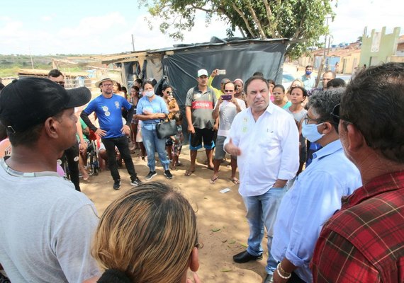 Em visita a acampamento, Luciano defende moradia digna para os arapiraquenses