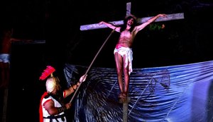 Companhia de Teatro apresenta “Paixão de Cristo” ao ar livre no Tabuleiro