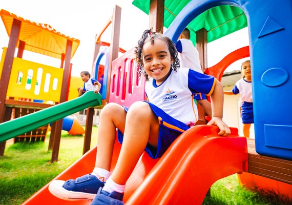 Maceió celebra o Dia Mundial da Educação com grandes avanços na gestão JHC