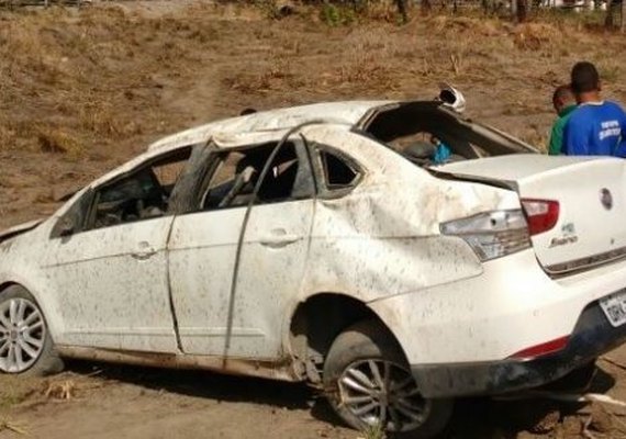 Capotamento de veículo em Roteiro mata mãe de vereador do município