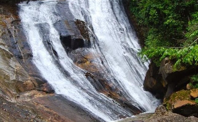 Cachoeira do Ximenes mistura história e exuberância na Serra da Barriga