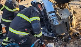 Acidente na Via Expressa entre três carros deixa três pessoas feridas