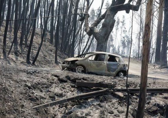 Incêndio florestal deixa ao menos 62 mortos em Portugal