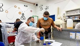 Estudantes da Nova EJA Sesi vivenciam experiência científica sobre adulteração da gasolina