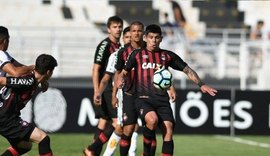 Ponte Preta bate o Furacão e mantém vivo sonho da permanência