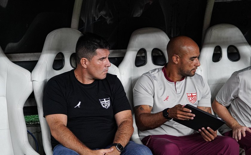 'Precisamos ser resilientes', diz Barroca após derrota do CRB para o Fortaleza