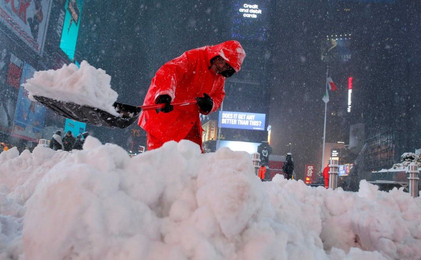 Alerta de nevasca provoca cancelamento de mais de 7,6 mil voos nos EUA