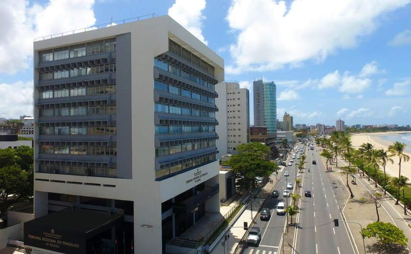 Falta de transporte público faz TRT/AL suspender prazos e audiências