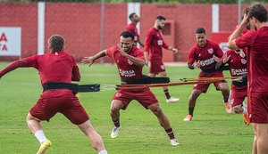 CRB realiza atividade no CT Ninho do Galo e embarca para o Mato Grosso