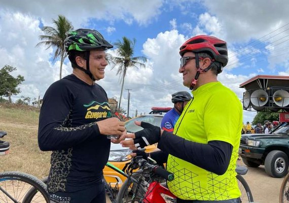 Arapiraca: Ricardo Nezinho elogia ação solidária de mobilidade urbana