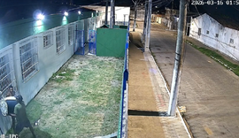 Polícia divulga imagens de suspeitos de furtar equipamentos de escola em Maceió