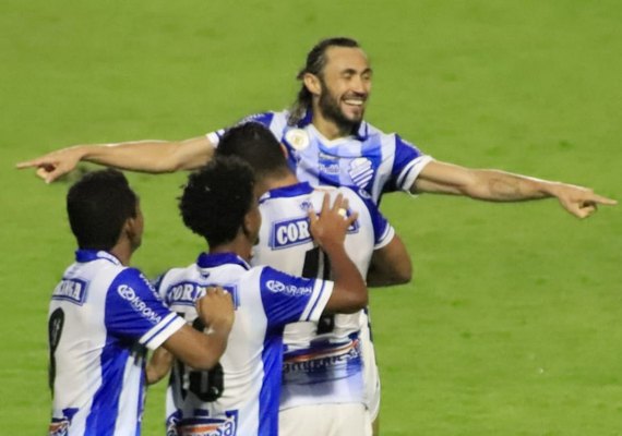 CSA vence Avaí, ultrapassa Cruzeiro e chega à terceira vitória seguida no Rei Pelé