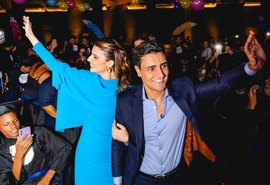 Em Londres, JHC e Marina Candia recebem estudantes da rede municipal para intercâmbio histórico