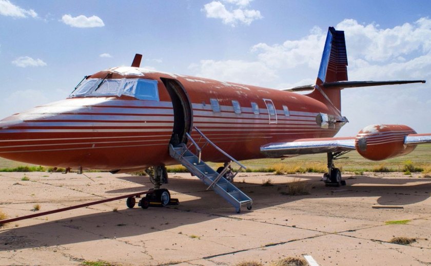 Avião que pertenceu ao cantor Elvis Presley é leiloado por R$ 1,4 milhão