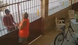 Mulher impede tentativa de invasão a residência no Benedito Bentes