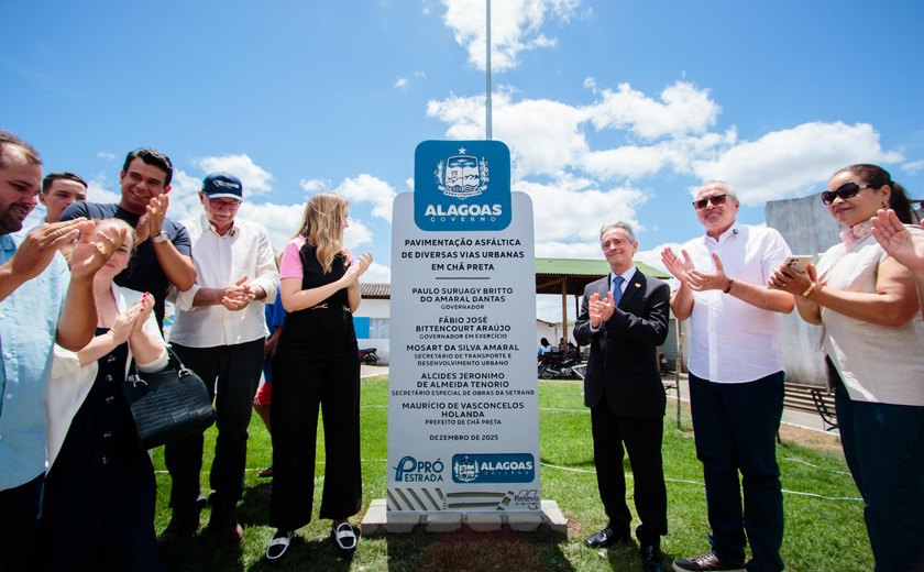 Governador em exercício inaugura pavimentação em Chã Preta e destaca avanço das obras em Alagoas