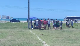 Bandidos chegam atirando em jogo de futebol no Pontal, matam um e deixam dois feridos