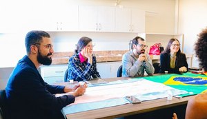 OAB/AL recebe denúncia de homofobia praticada contra pessoa não-binária na orla de Maceió