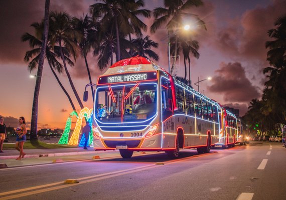 Passeios gratuitos de ônibus na orla marítima de Maceió começam neste domingo (17)