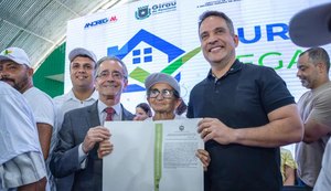 Dignidade e emoção marcam entrega de 500 títulos de terra para trabalhadores rurais