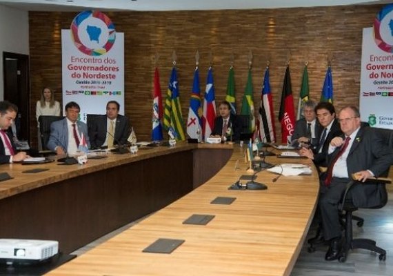 Governador defende suspensão temporária da cobrança de empréstimos de sertanejos