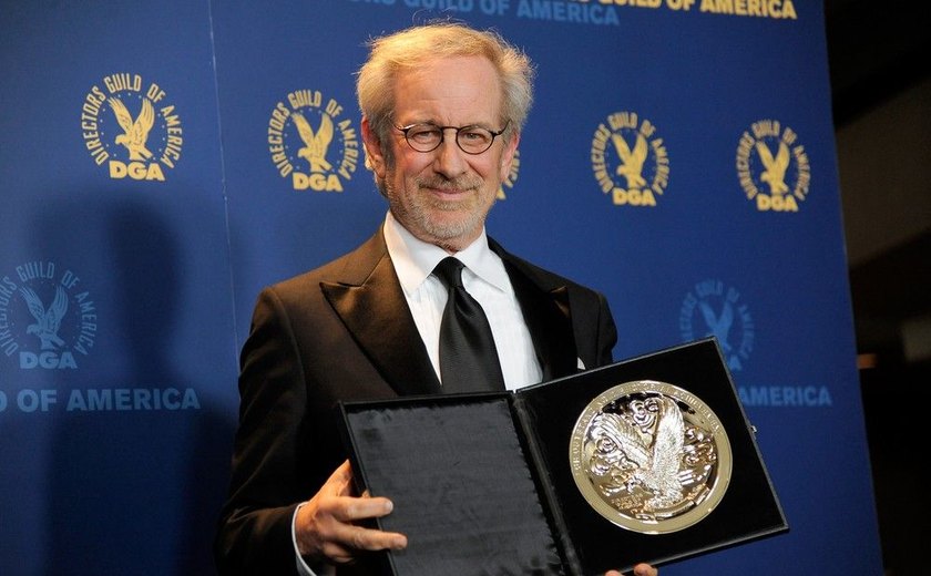 Steven Spielberg defende experiência de ver filmes no cinema