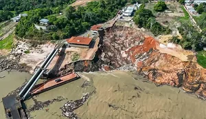 Porto no Amazonas desaba em meio a obras e uma criança está desaparecida