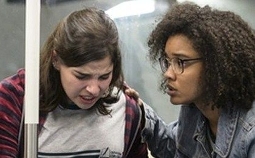 'Malhação': Keyla dá à luz no metrô e quatro amigas ajudam no parto