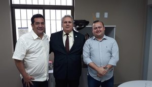 Arapiraca: Pessoa garante emenda para aquisição de veículos a Juizado da Infância